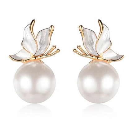 Classic Pearl Earring with Timeless Appeal