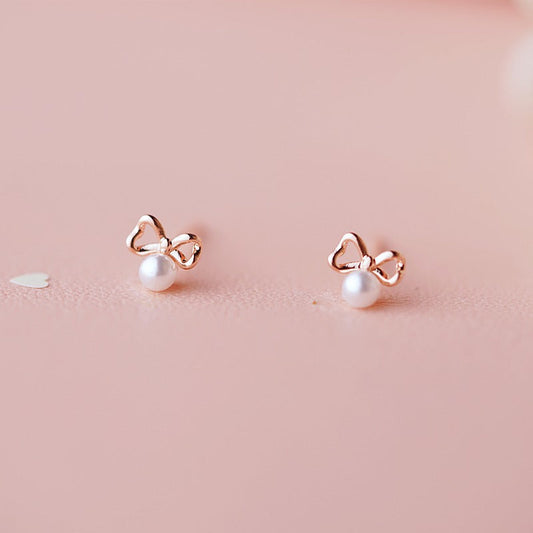 Beautiful Pearl Earring with Unique Style