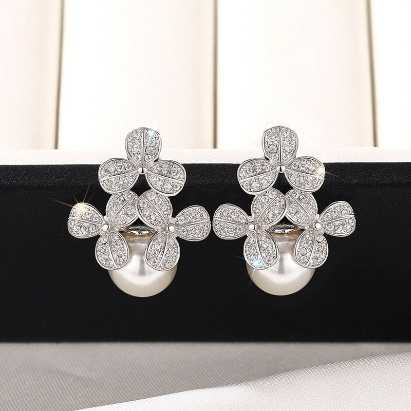Charming Pearl Earring for Any Occasion