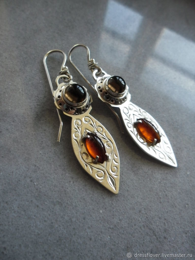 Romantic Silver Earring for Special Moments