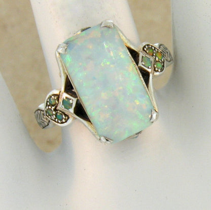 Classic Silver Ring with Timeless Appeal