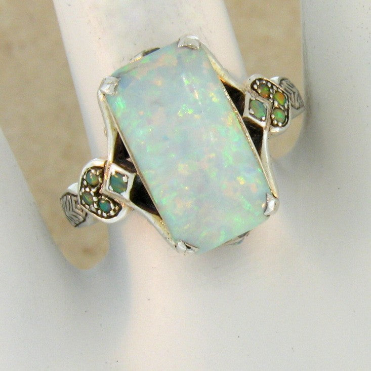Classic Silver Ring with Timeless Appeal