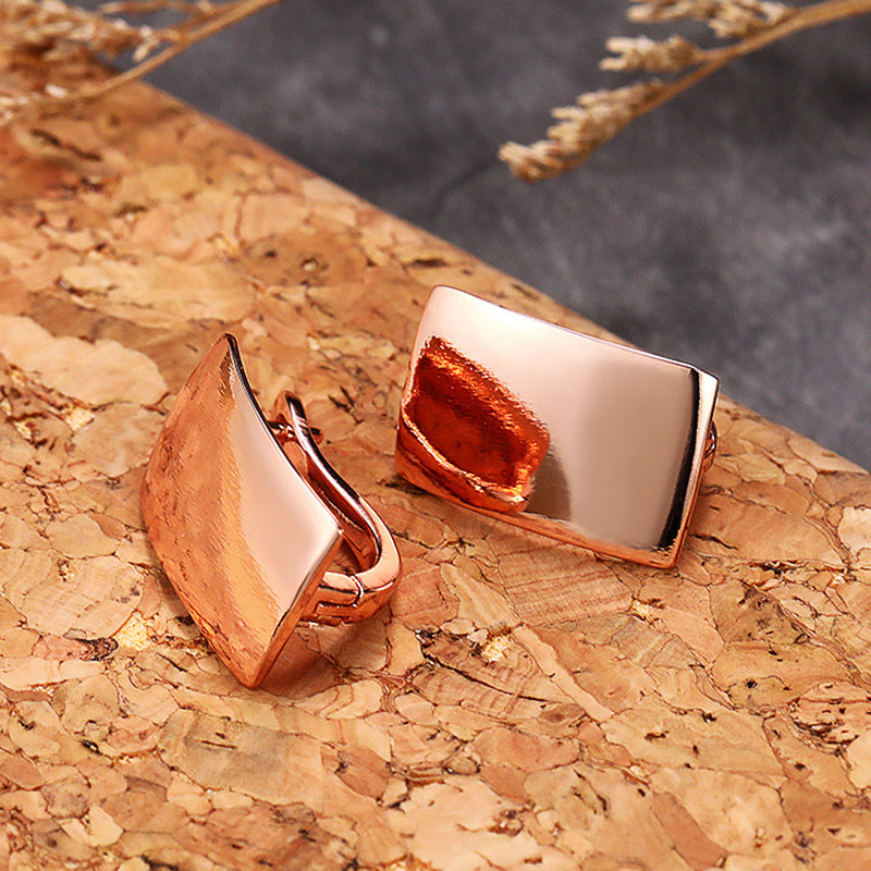 Stunning Gold Earring for Daily Wear