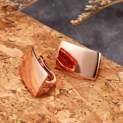 Stunning Gold Earring for Daily Wear