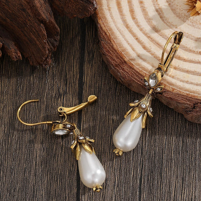 Beautiful Pearl Earring with Unique Style