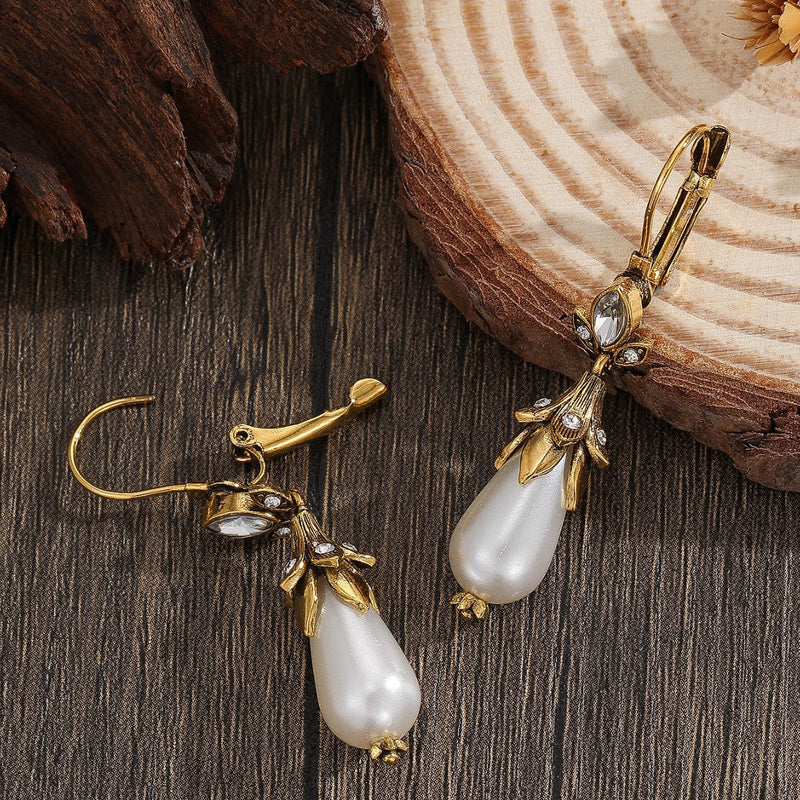 Beautiful Pearl Earring with Unique Style