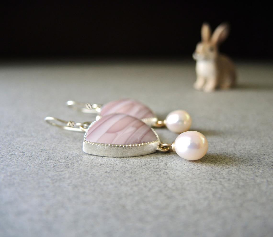 Classic Pearl Earring with Timeless Appeal