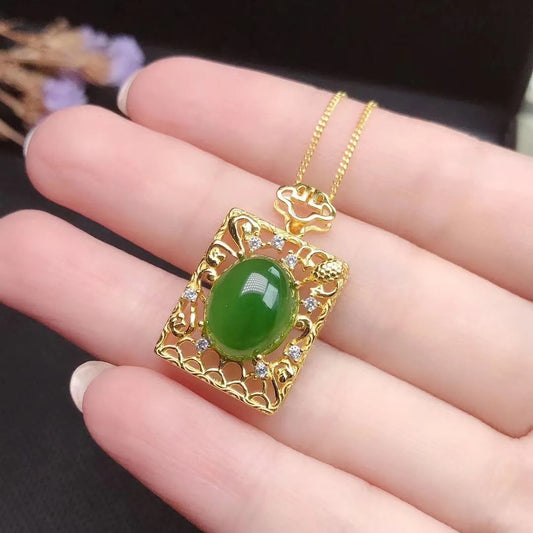 Elegant Gold Pendant for Every Occasion