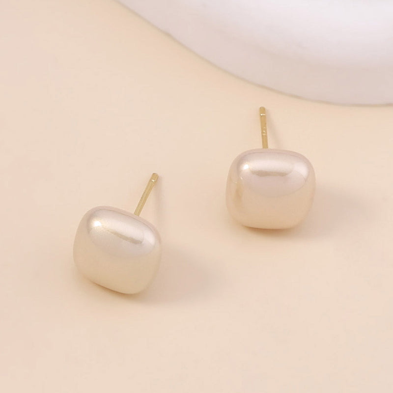 Stunning Pearl Earring for Daily Wear