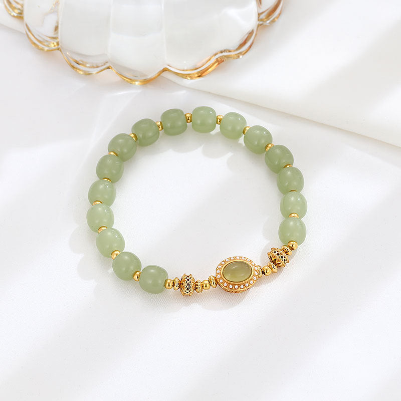 Classic Silver Bracelet with Timeless Appeal