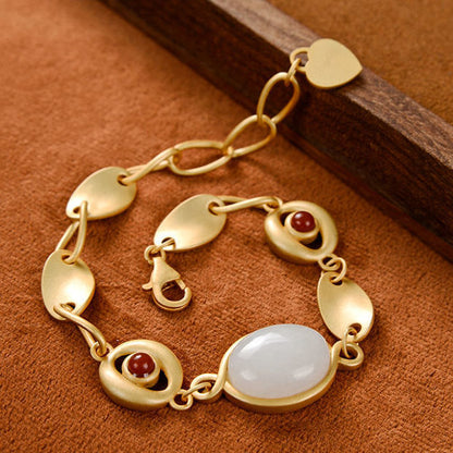 Romantic Gold Bracelet for Special Moments