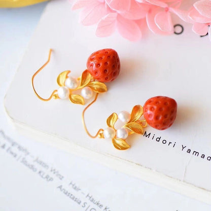 Romantic Gold Earring for Special Moments