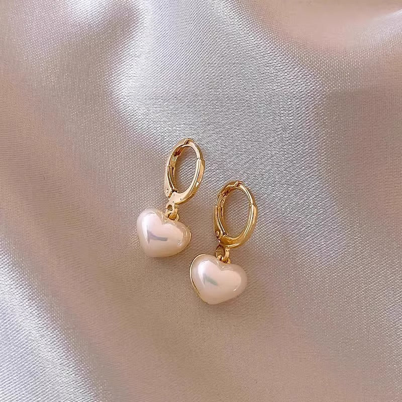 Classic Pearl Earring with Timeless Appeal