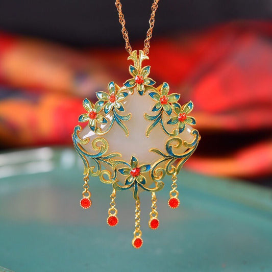 Romantic Gold Pendant for Special Moments