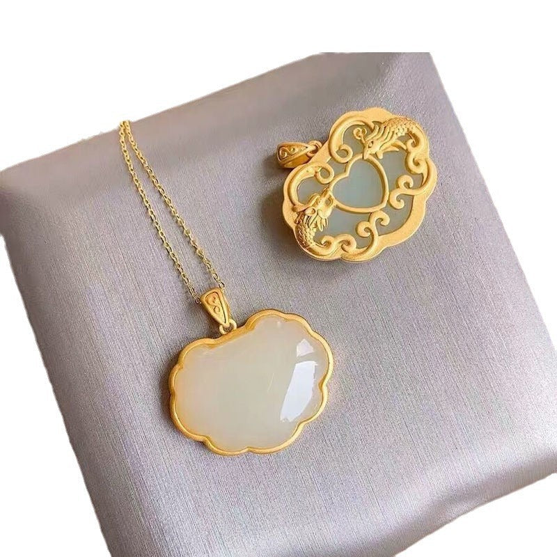 Beautiful Gold Necklace with Unique Style