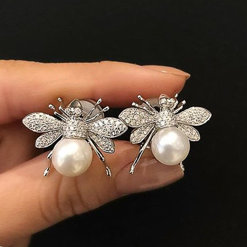 Romantic Pearl Earring for Special Moments