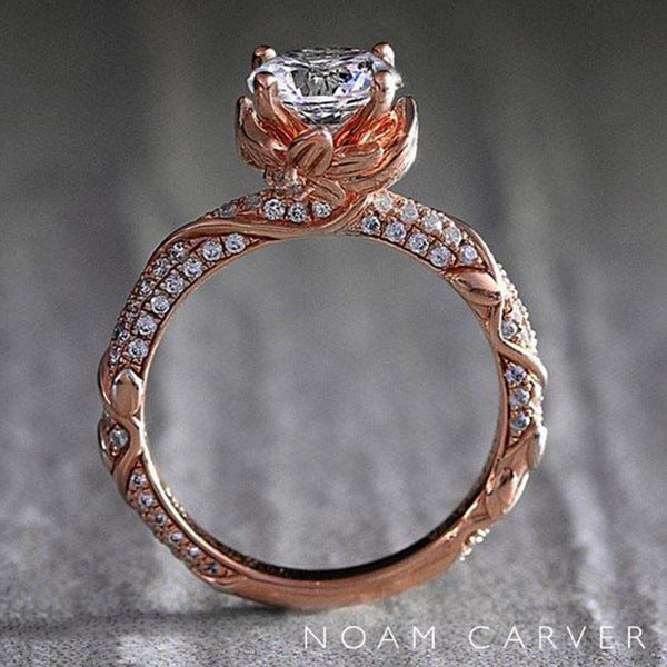 Classic Gold Ring with Timeless Appeal