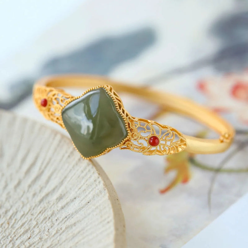 Beautiful Gold Bracelet with Unique Style