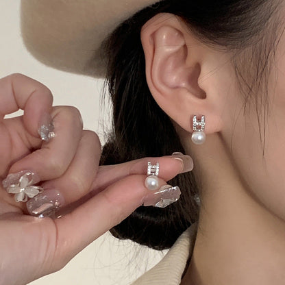 Classic Pearl Earring with Timeless Appeal