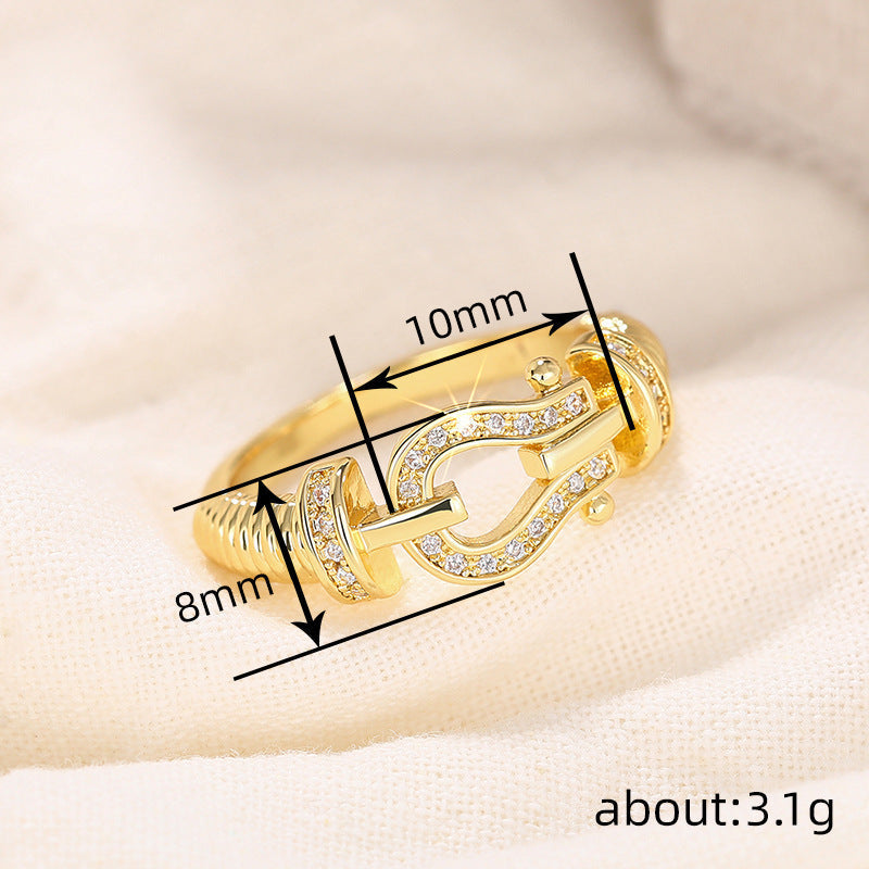 Classic Gold Ring with Timeless Appeal