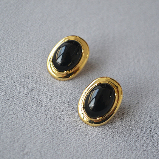 Beautiful Gold Earring with Unique Style