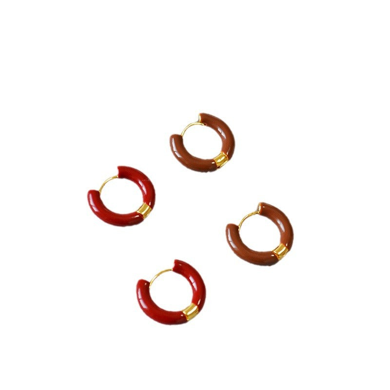 Classic Gold Earring with Timeless Appeal