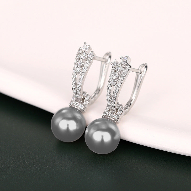 Classic Pearl Earring with Timeless Appeal