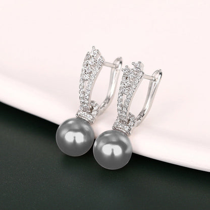 Classic Pearl Earring with Timeless Appeal