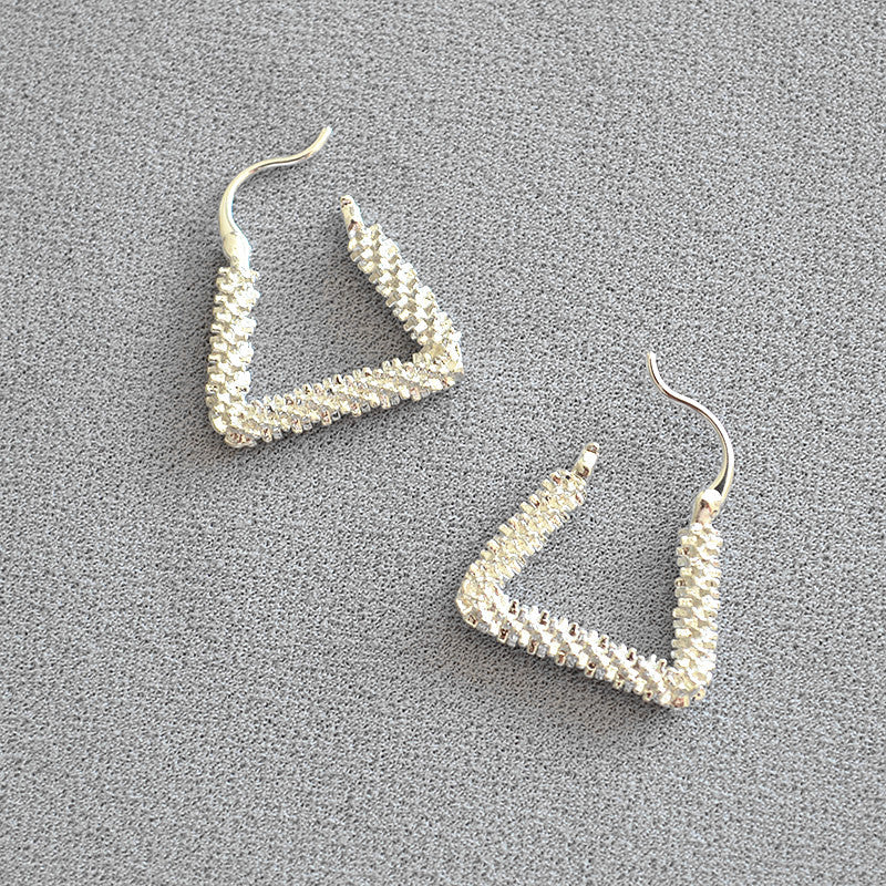 Charming Gold Earring for Any Occasion