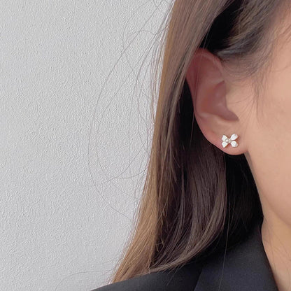 Charming Pearl Earring for Any Occasion