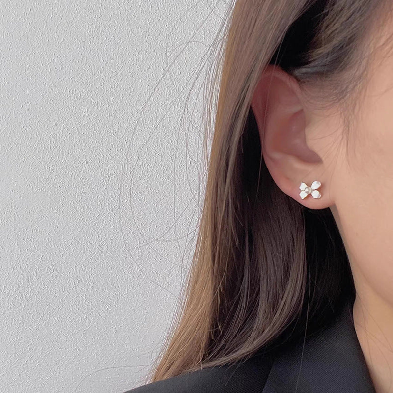 Charming Pearl Earring for Any Occasion