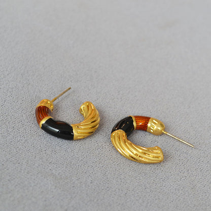Romantic Gold Earring for Special Moments