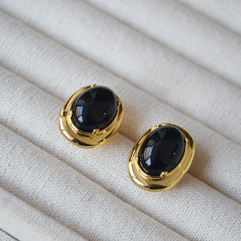 Beautiful Gold Earring with Unique Style