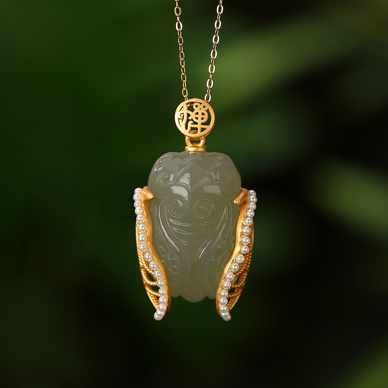 Classic Gold Set with Timeless Appeal