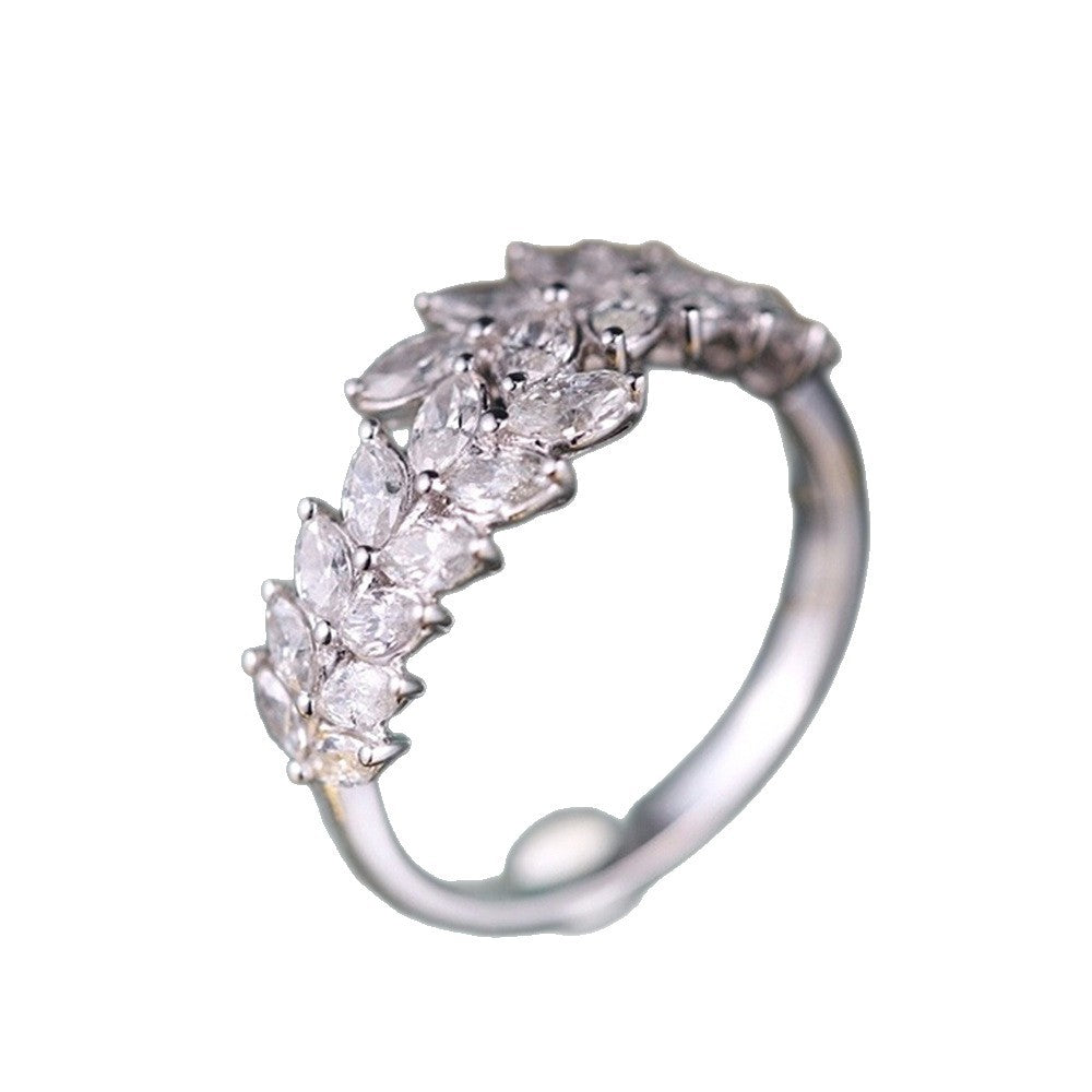 Classic Gold Ring with Timeless Appeal