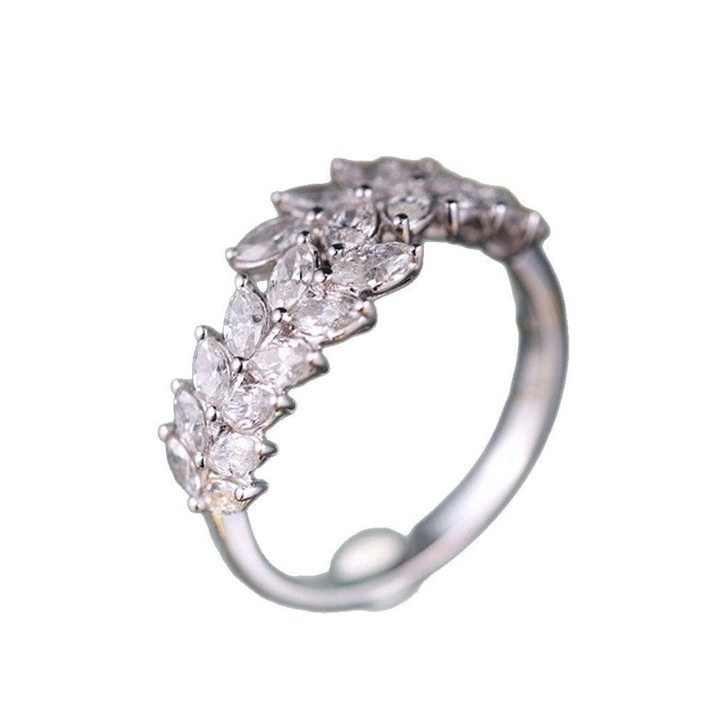 Classic Gold Ring with Timeless Appeal