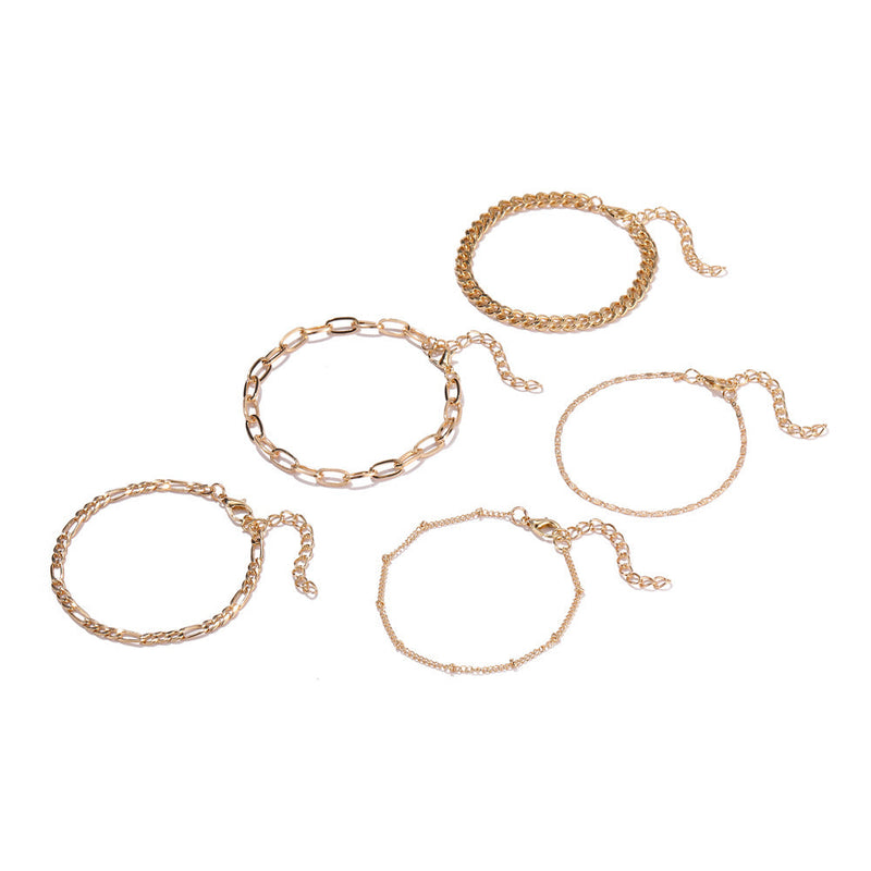 Romantic Gold Bracelet for Special Moments