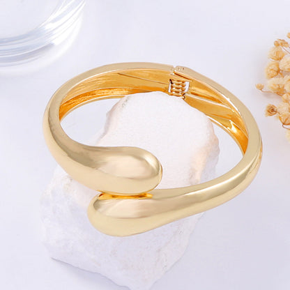 Charming Bracelet for Any Occasion