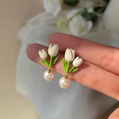 Romantic Pearl Earring for Special Moments