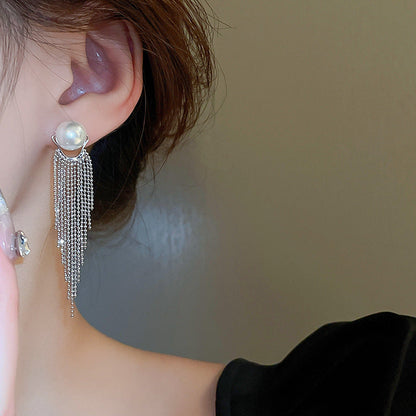 Classic Pearl Earring with Timeless Appeal