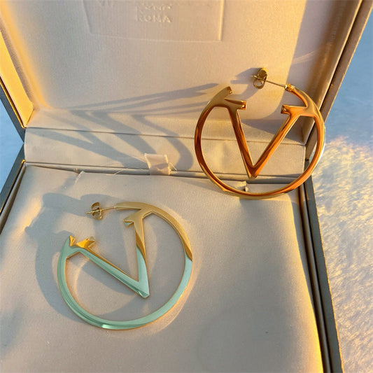 Classic Earring with Timeless Appeal