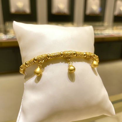 Charming Piece for Any Occasion