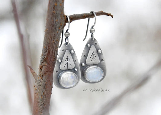Charming Earring for Any Occasion
