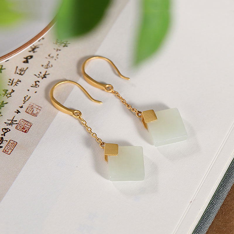 Romantic Silver Earring for Special Moments