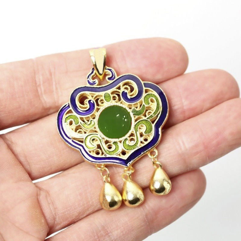 Beautiful Gold Necklace with Unique Style