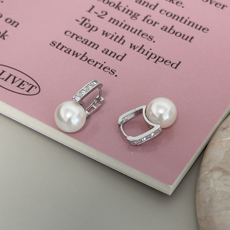 Stunning Pearl Earring for Daily Wear
