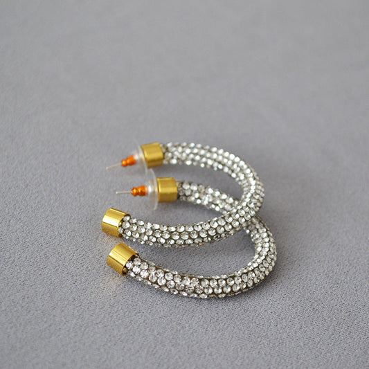 Romantic Gold Earring for Special Moments