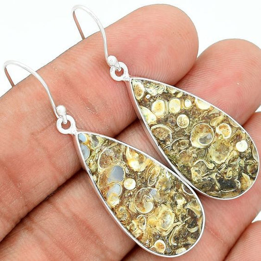 Charming Gold Earring for Any Occasion