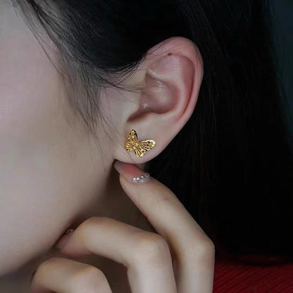 Beautiful Gold Earring with Unique Style