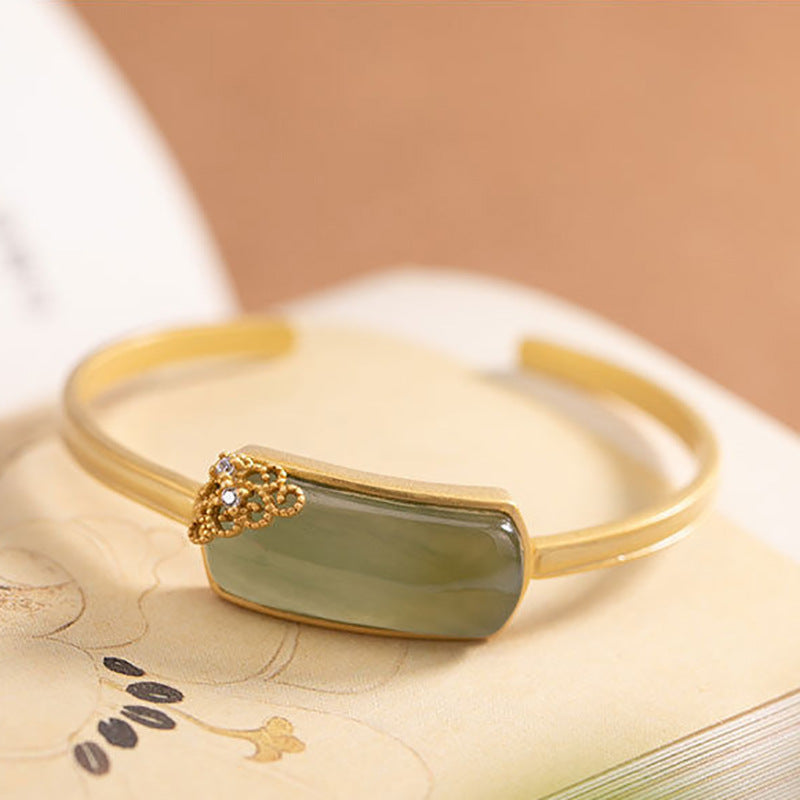 Beautiful Bracelet with Unique Style